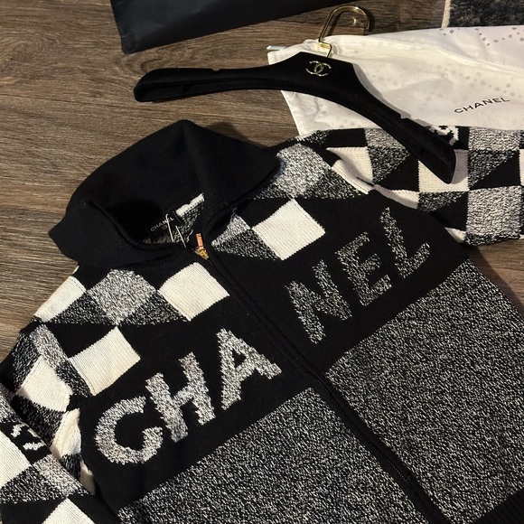 Men’s Chanel Zip Up - Picture 4 of 4